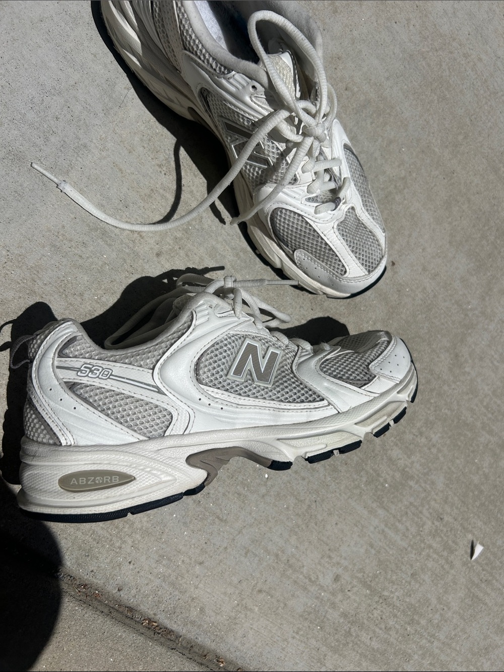 New Balance White and Light Gray 530 Low-Top Sneakers - Picture 9 of 12